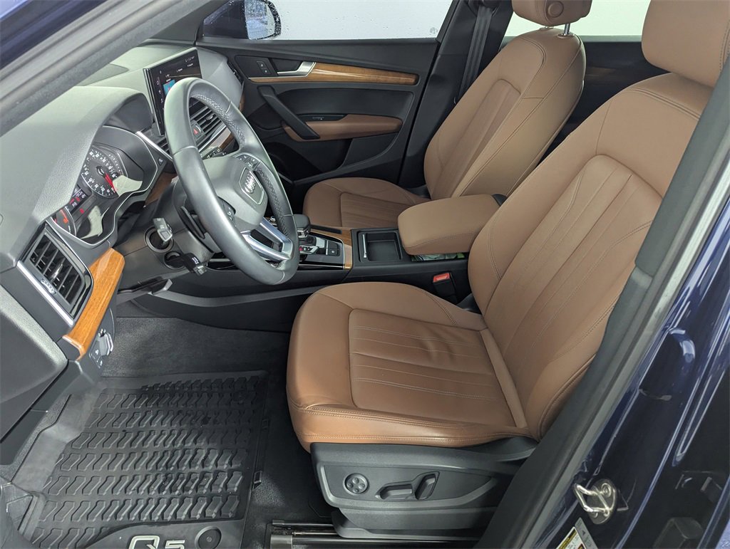 Used 2021 Audi Q5 2.0T Premium w/ Convenience Package image 12