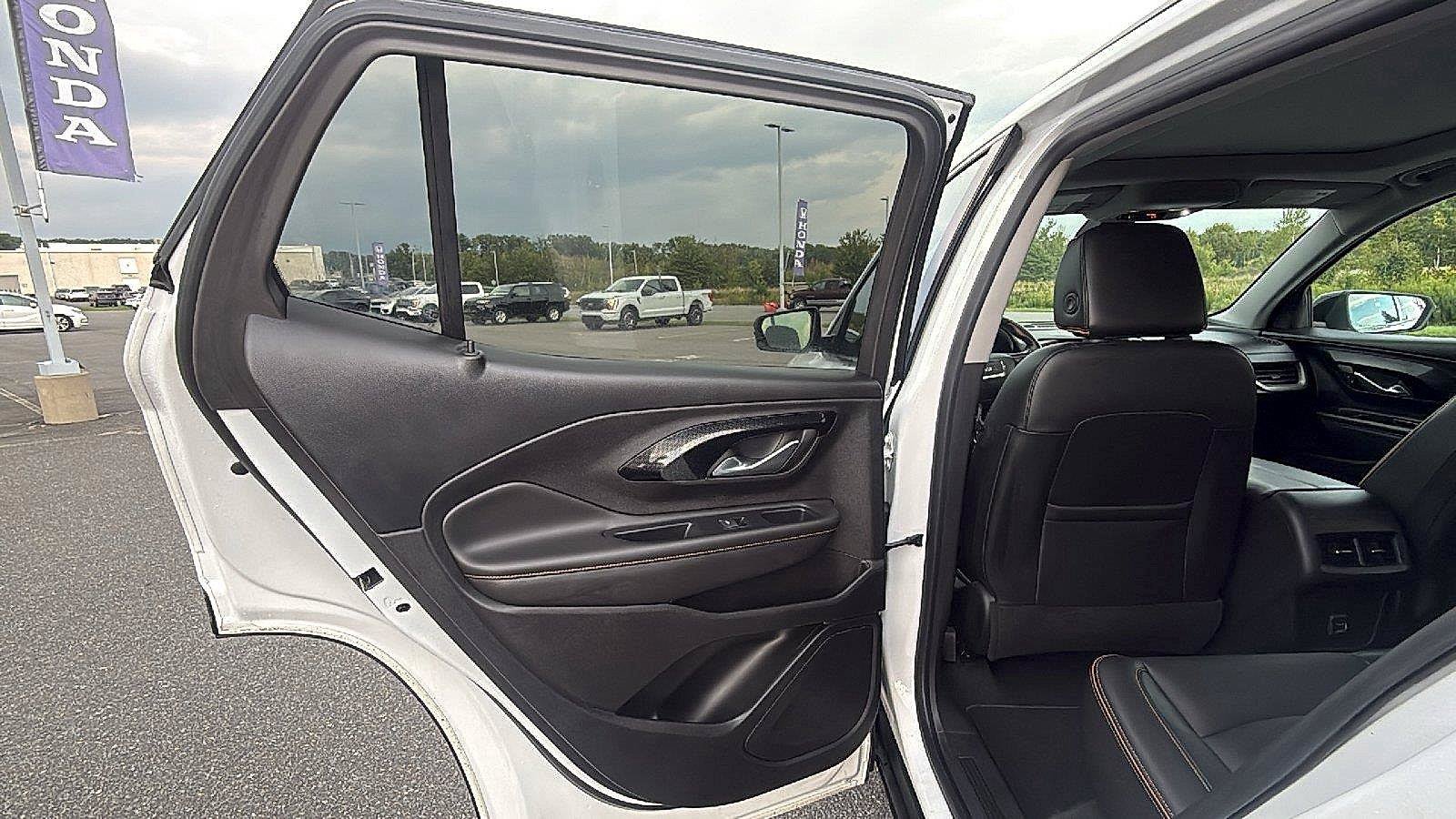 Used 2022 GMC Terrain AT4 AWD/4WD image 21