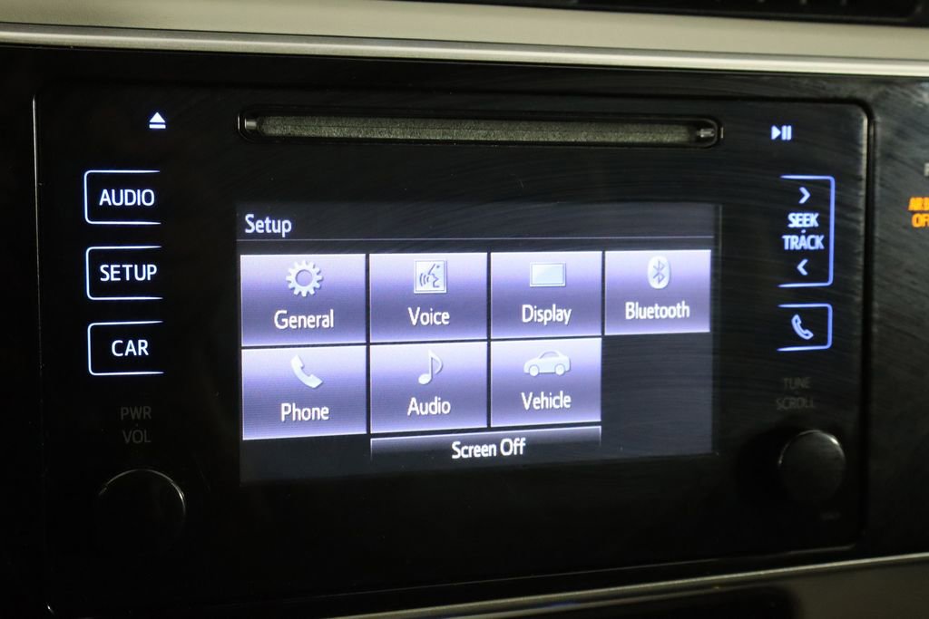 Used 2017 Toyota Corolla LE FWD image 33