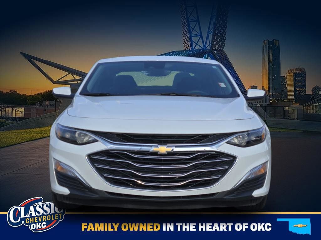 Used 2025 Chevrolet Malibu LS image 2