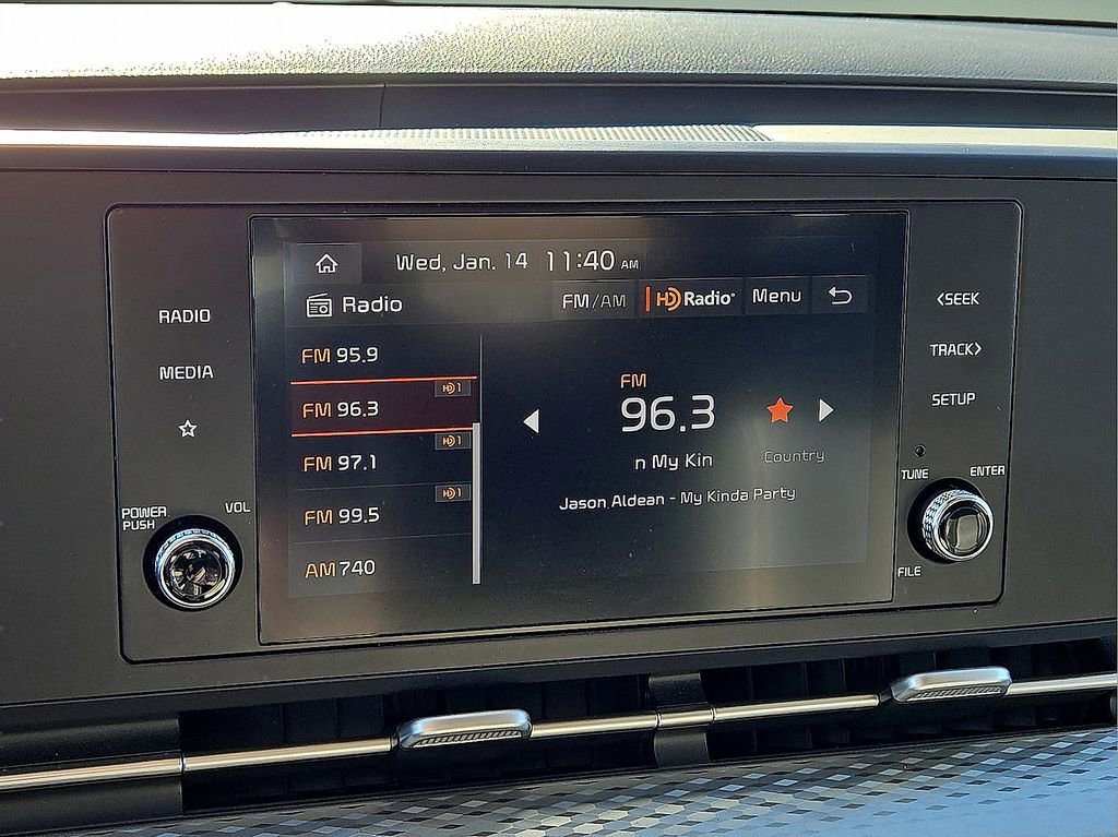 Used 2024 Kia Carnival LX image 27