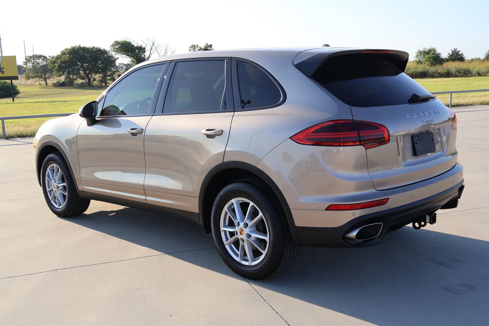 Used 2015 Porsche Cayenne Diesel AWD/4WD image 9
