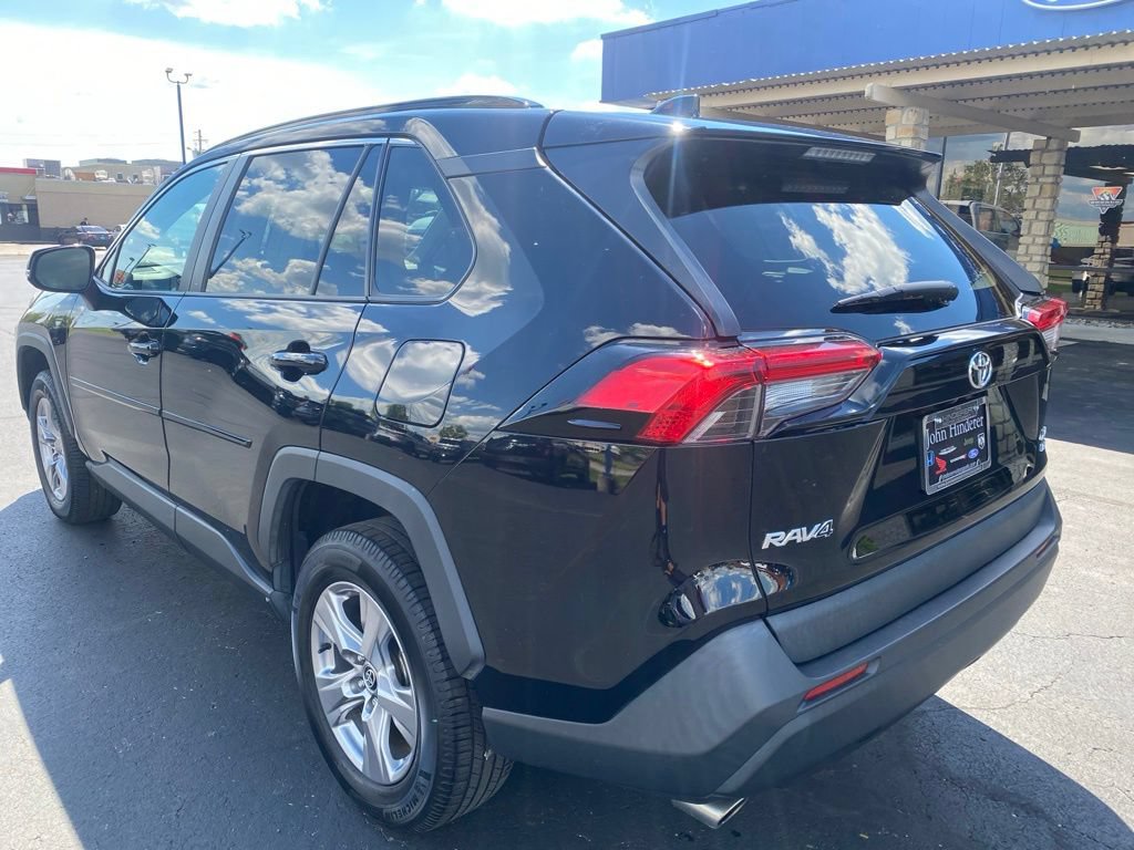 Used 2022 Toyota RAV4 XLE w/ Convenience Package AWD/4WD image 5