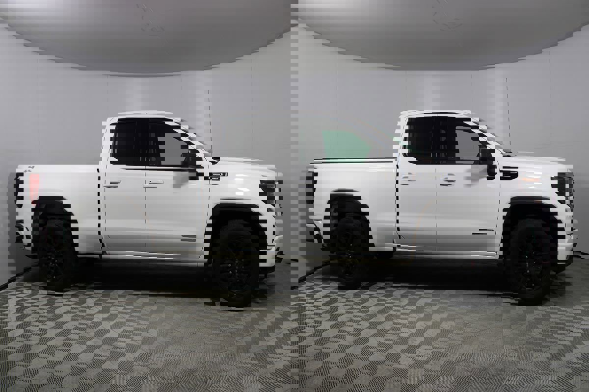 Used 2025 GMC Sierra 1500 Elevation image 35