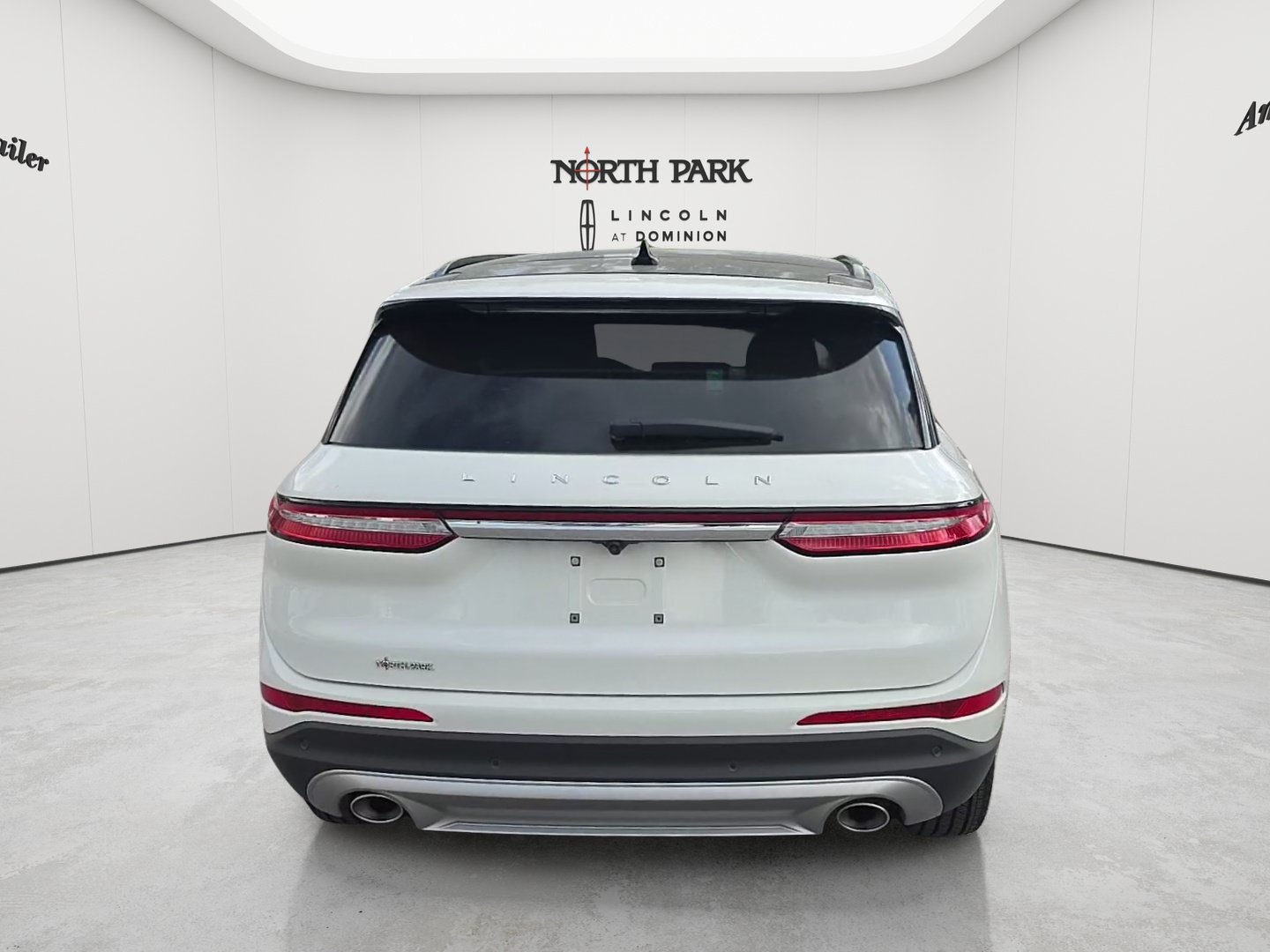 New 2026 Lincoln Corsair Reserve FWD image 4