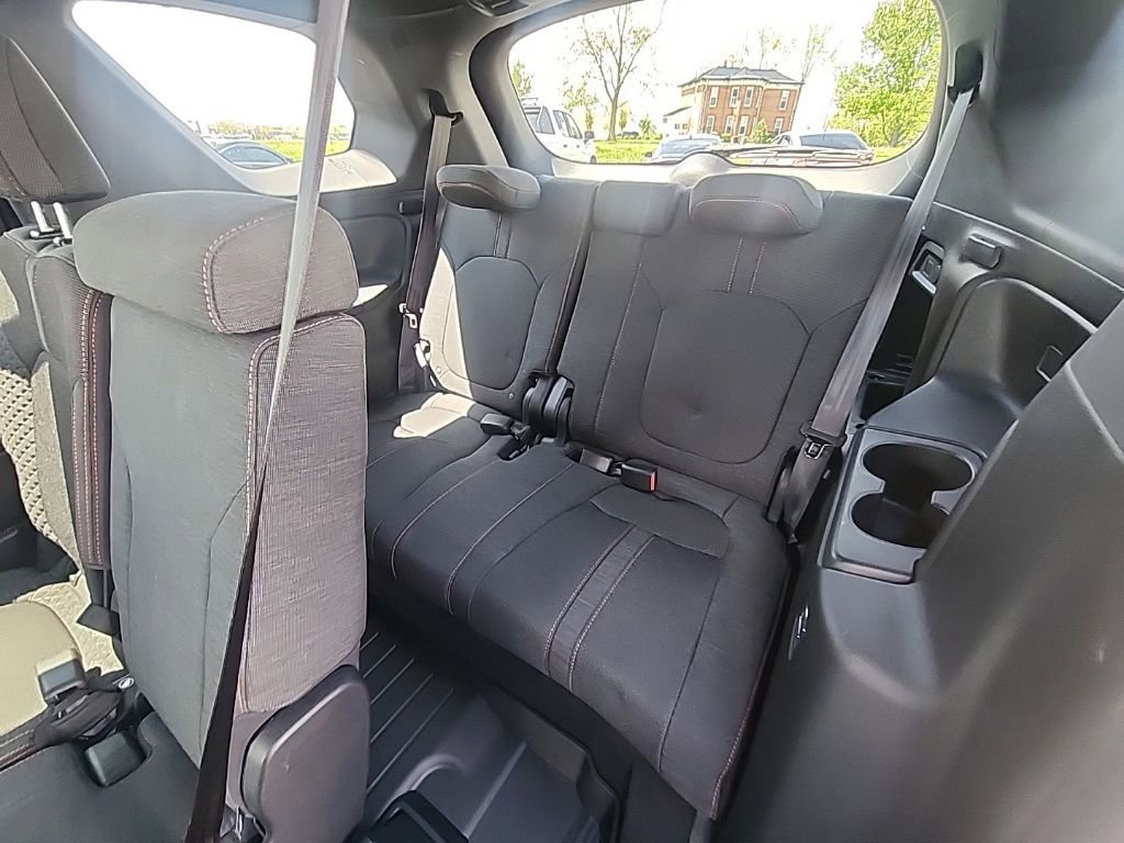 Certified 2025 Honda Pilot Sport image 27