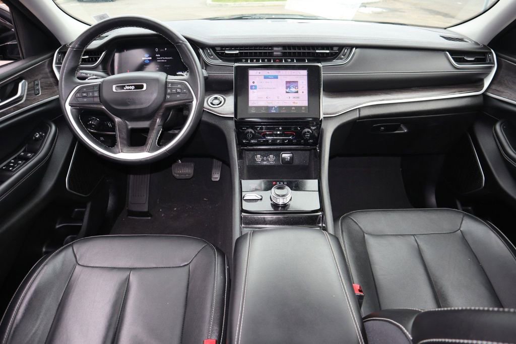 Used 2022 Jeep Grand Cherokee L Limited AWD/4WD image 14