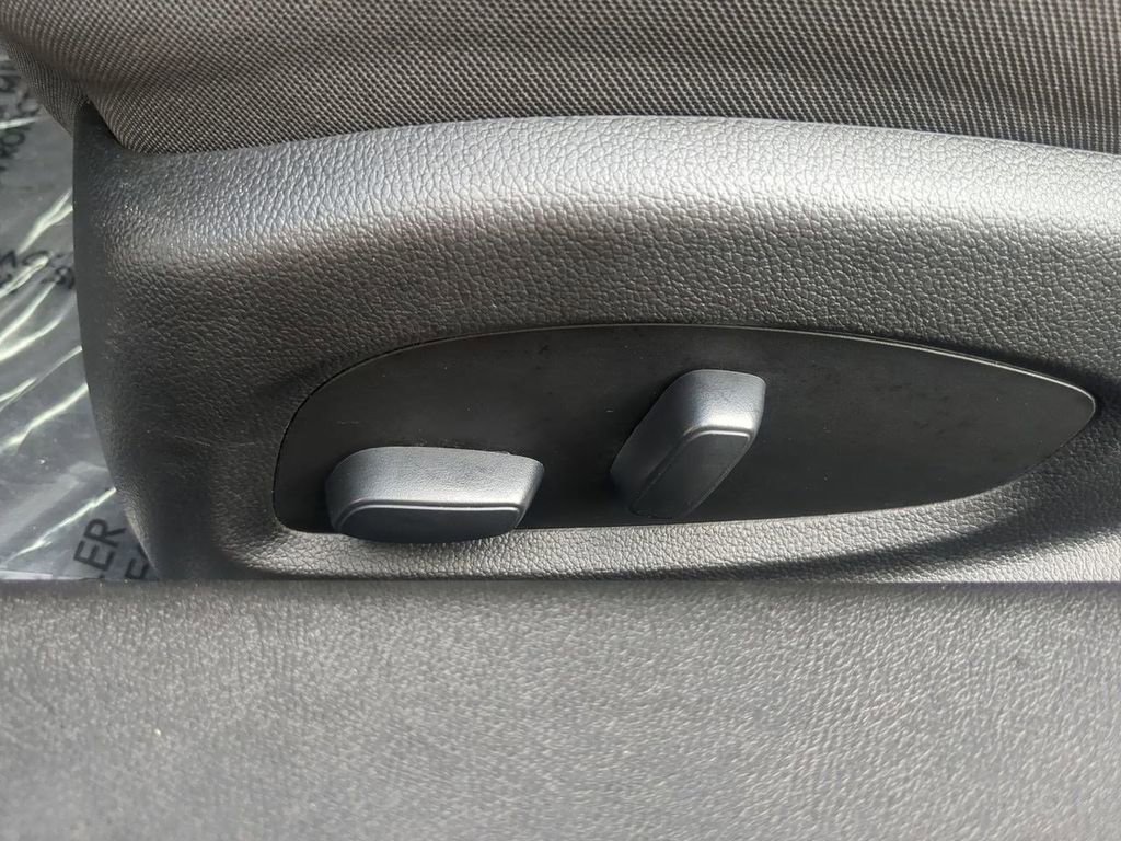 Used 2020 Chevrolet Camaro LT image 27