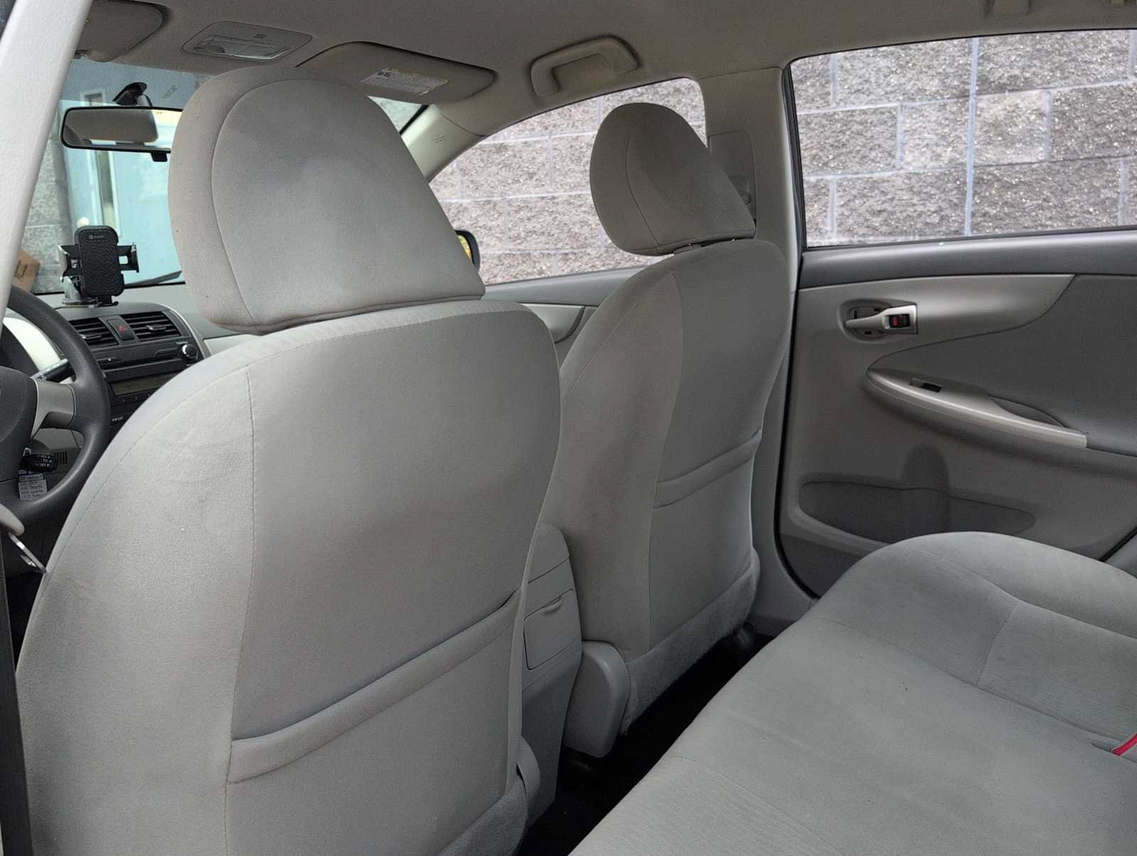 Used 2010 Toyota Corolla LE FWD image 17