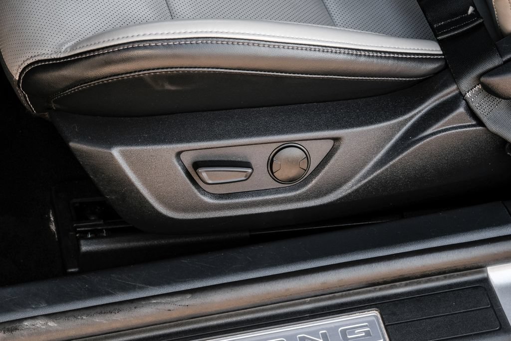 Used 2024 Ford Mustang Premium RWD image 33