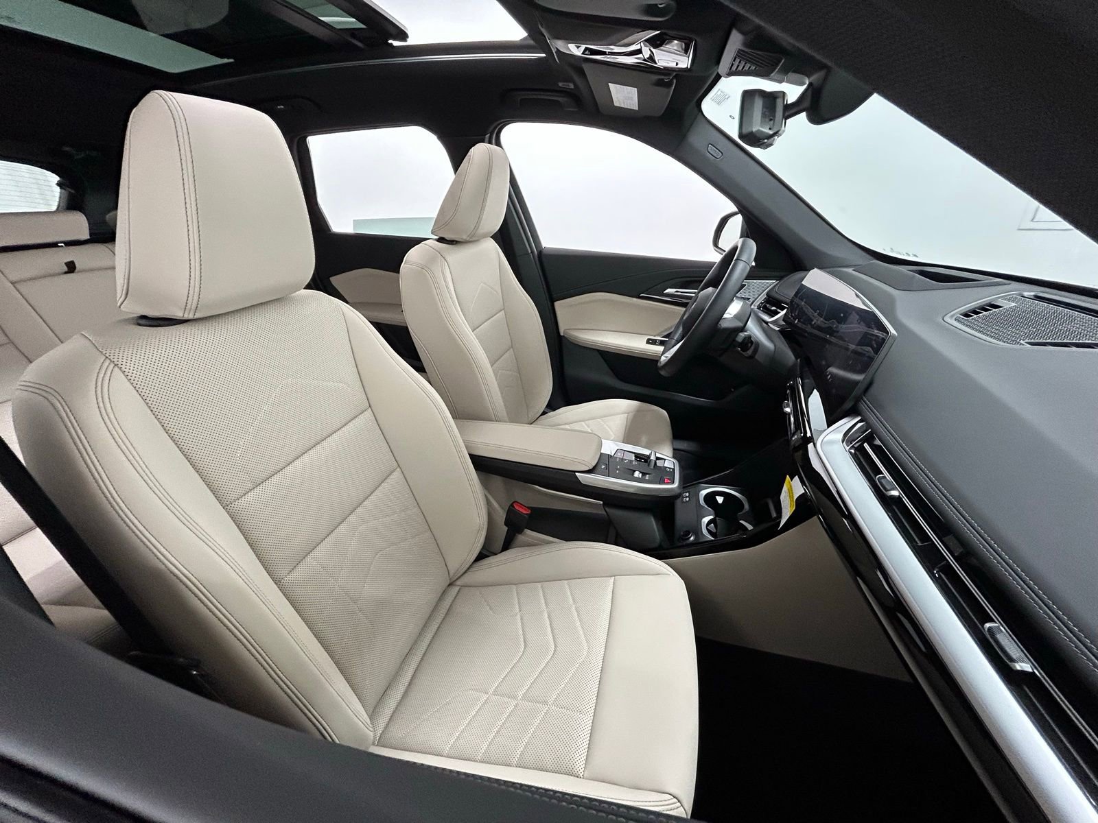 New 2025 BMW X1 xDrive28i w/ Premium Package image 39