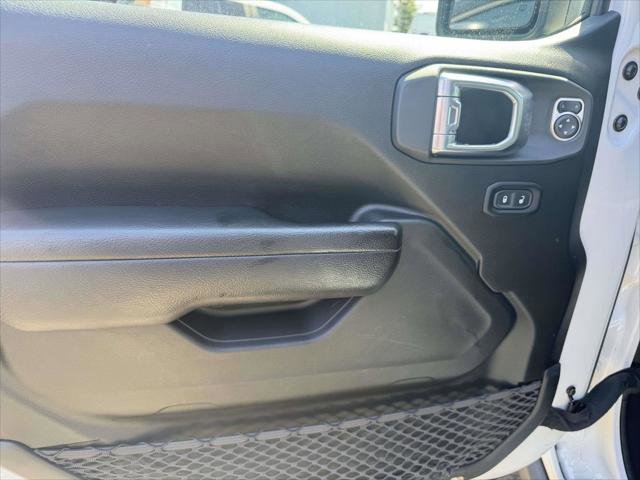 Certified 2023 Jeep Gladiator Rubicon w/ Cold Weather Group AWD/4WD image 16