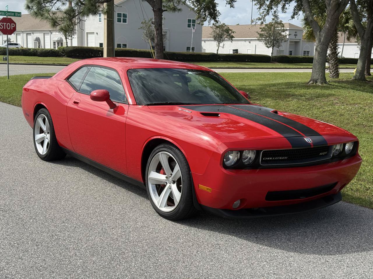 Used 2009 Dodge Challenger SRT8 RWD image 1