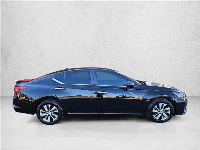 Used 2025 Nissan Altima 2.5 S image 4