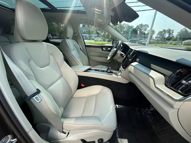 Certified 2023 Volvo XC60 B5 Plus w/ Climate Package AWD/4WD image 15