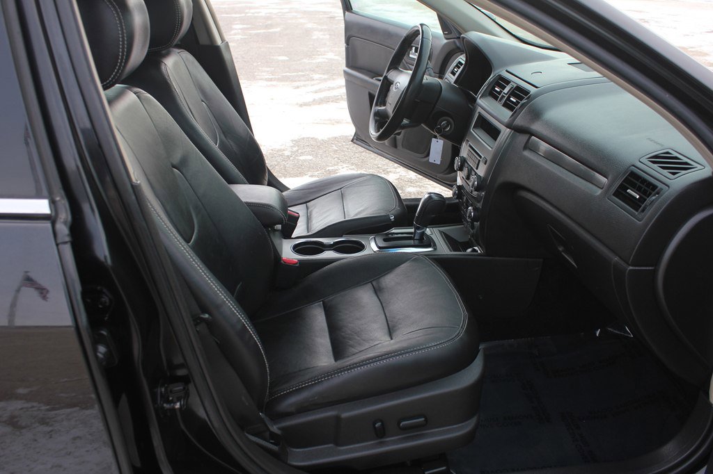 Used 2011 Ford Fusion SEL w/ 302A Rapid Spec Order Code image 32
