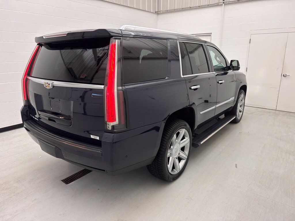 Used 2019 Cadillac Escalade Premium Luxury AWD/4WD image 11