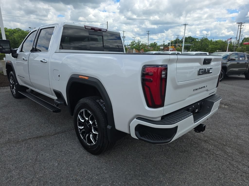 Used 2024 GMC Sierra 2500 Denali Ultimate AWD/4WD image 4