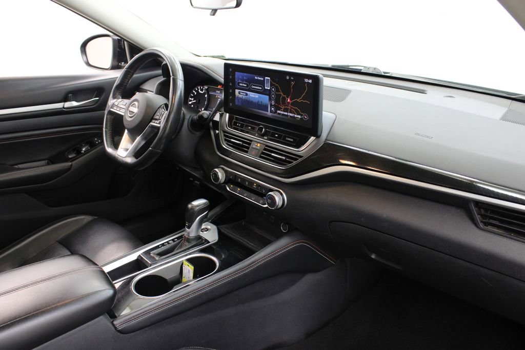 Used 2023 Nissan Altima 2.5 SR w/ SR Premium Package FWD image 25