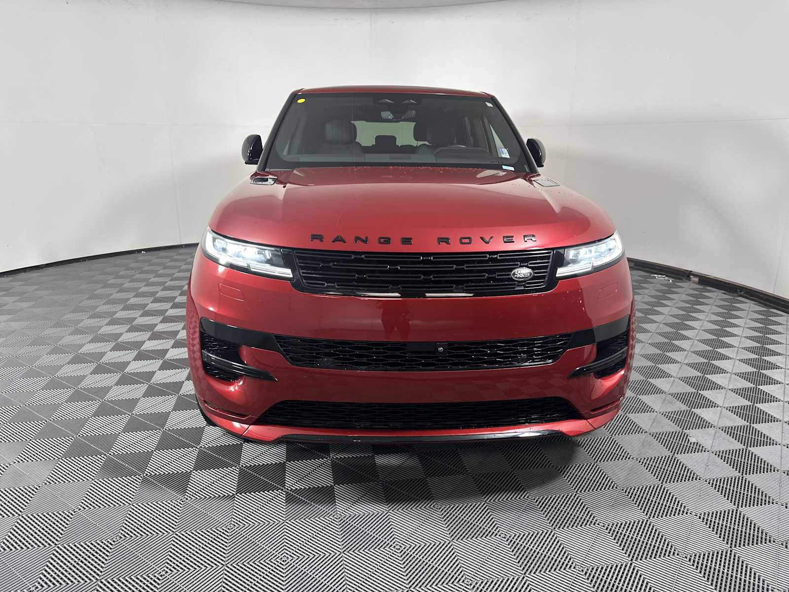 Used 2024 Land Rover Range Rover Sport Dynamic SE image 4