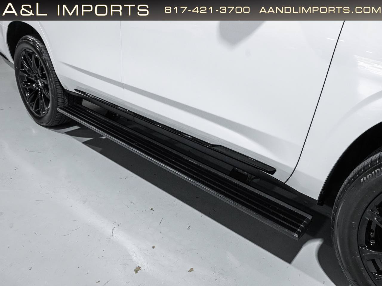 Used 2024 Cadillac Escalade Sport Platinum w/ LPO, ONYX Package AWD/4WD image 17