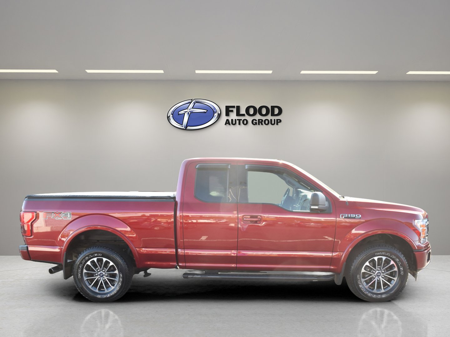 Used 2018 Ford F150 XLT w/ Equipment Group 302A Luxury AWD/4WD image 3