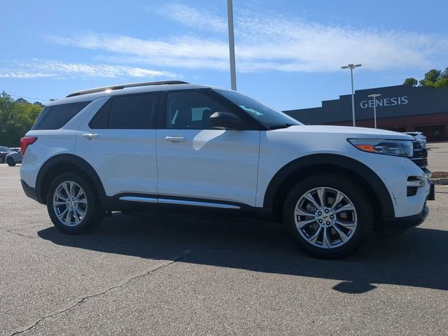 Used 2021 Ford Explorer XLT w/ Equipment Group 202A AWD/4WD image 2