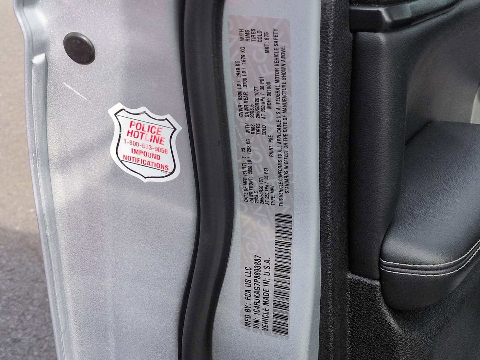 Used 2023 Jeep Grand Cherokee L Laredo image 35