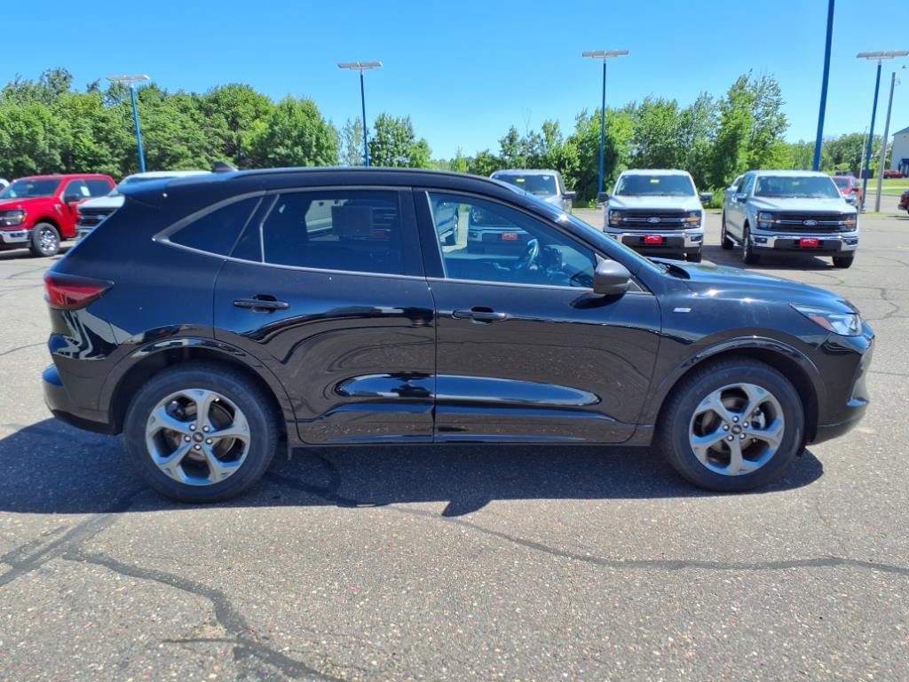 Certified 2023 Ford Escape ST-Line image 7