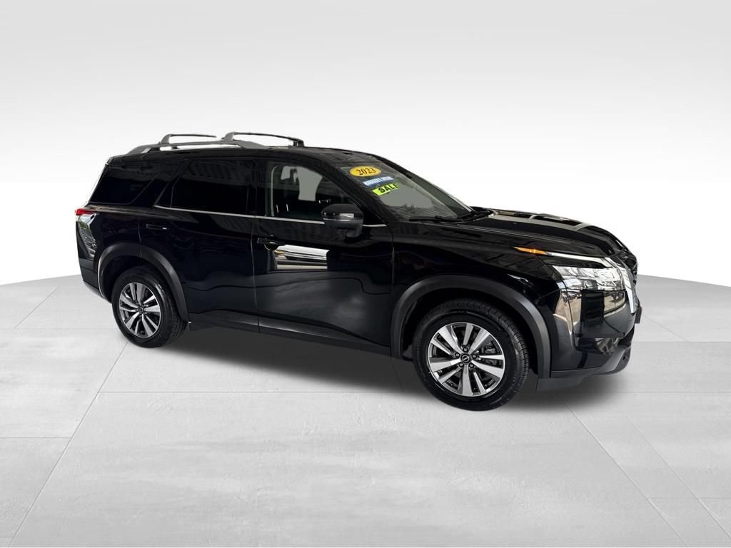 Used 2023 Nissan Pathfinder SL AWD/4WD image 7