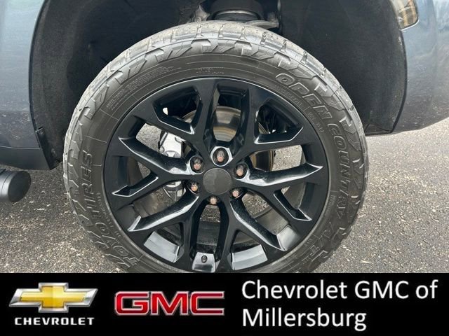 Used 2021 Chevrolet Suburban Z71 w/ Luxury Package image 11