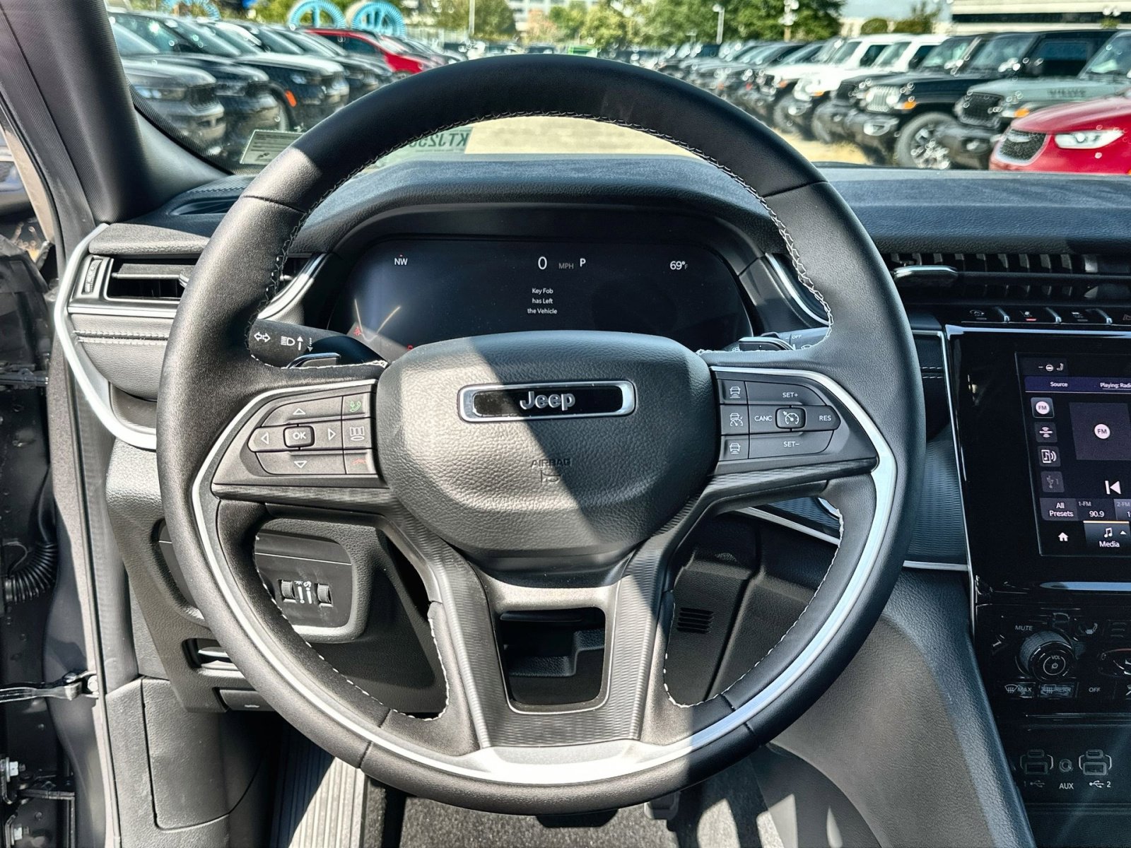 New 2025 Jeep Grand Cherokee Laredo X w/ Luxury Tech Group I image 16