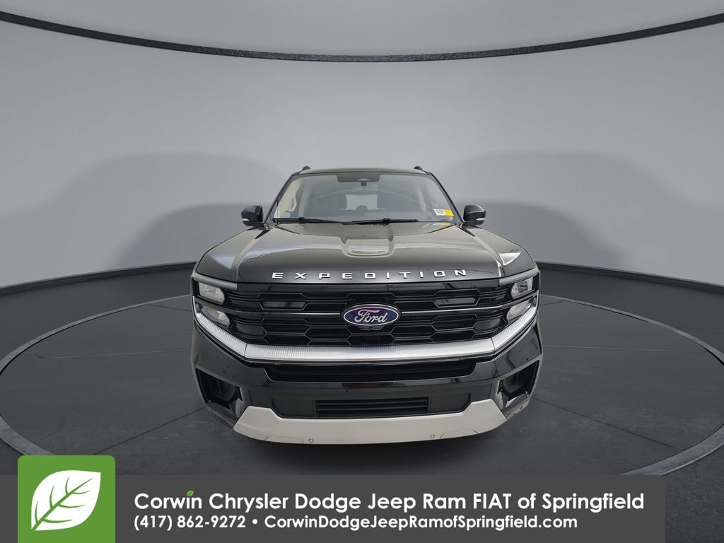 Used 2025 Ford Expedition Max Platinum AWD/4WD image 3