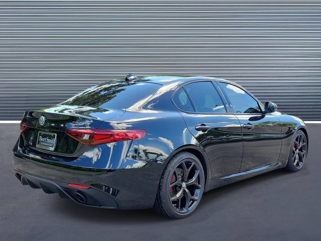 Used 2020 Alfa Romeo Giulia w/ Quick Order Package 22K Sport RWD image 3