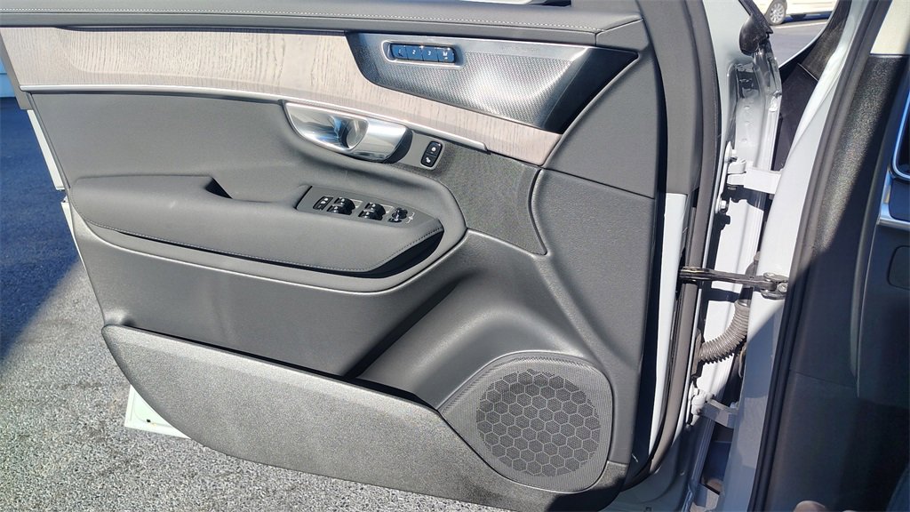 New 2026 Volvo XC90 B6 Ultra image 8