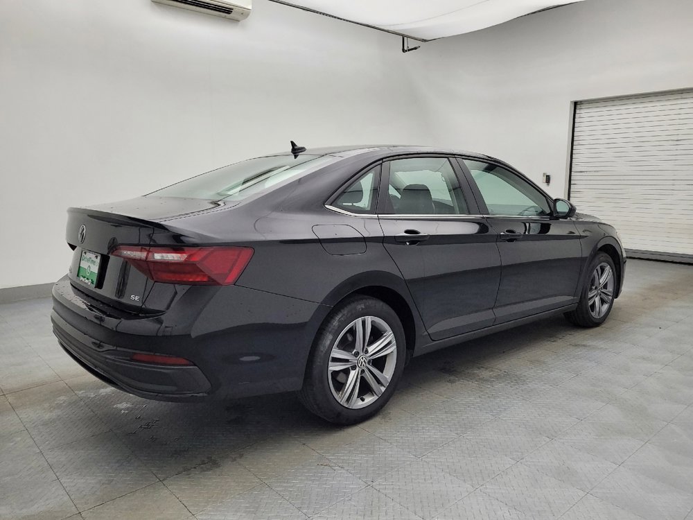 Used 2024 Volkswagen Jetta SE image 10
