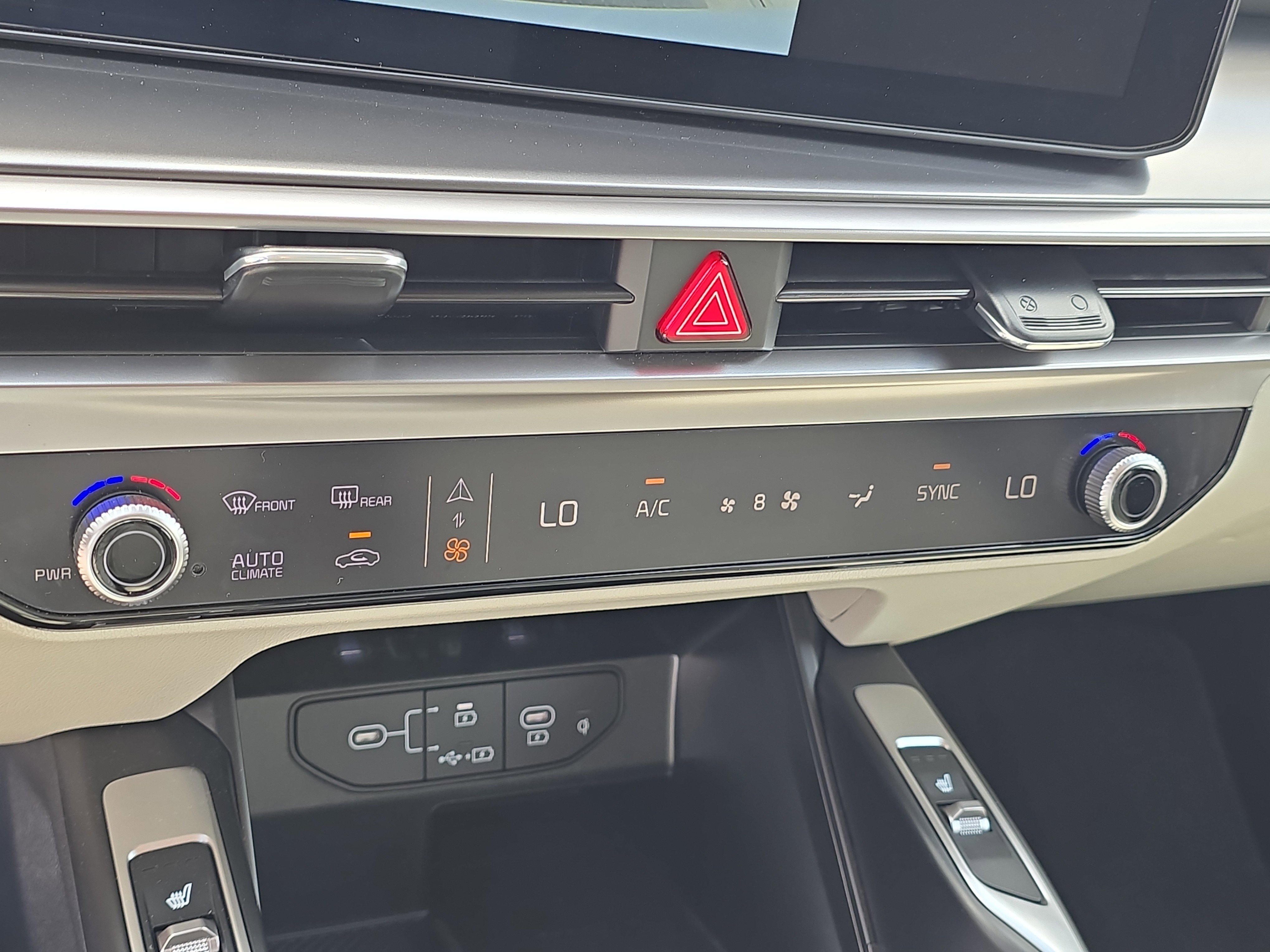 Certified 2025 Kia Sorento EX image 26