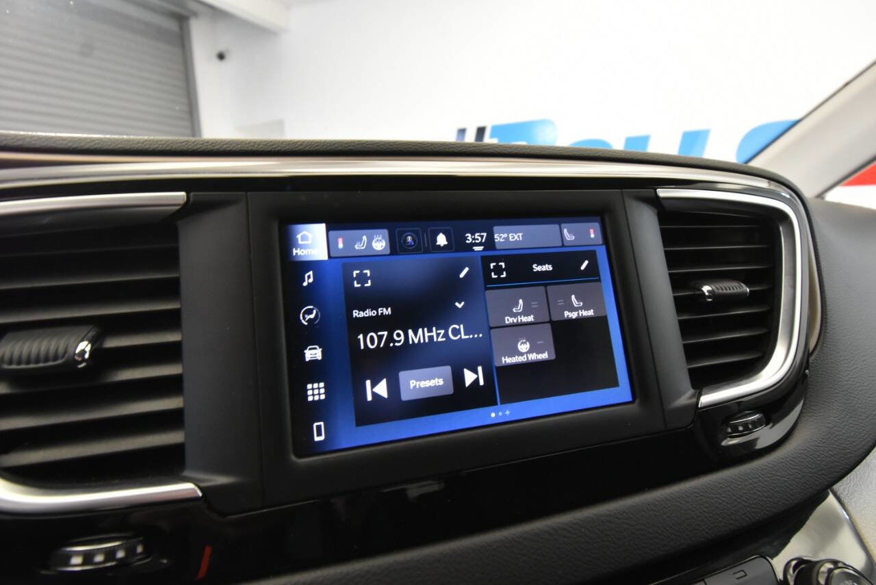 Used 2023 Chrysler Voyager LX FWD image 26