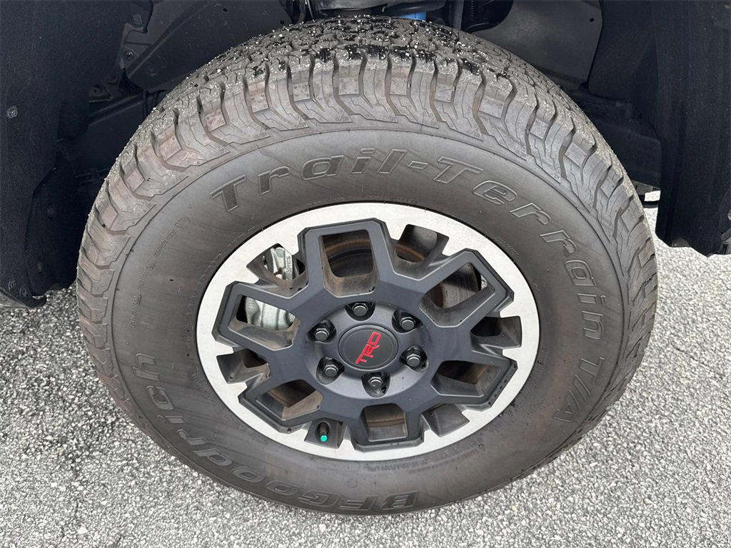 Used 2024 Toyota Tacoma TRD Off-Road image 12