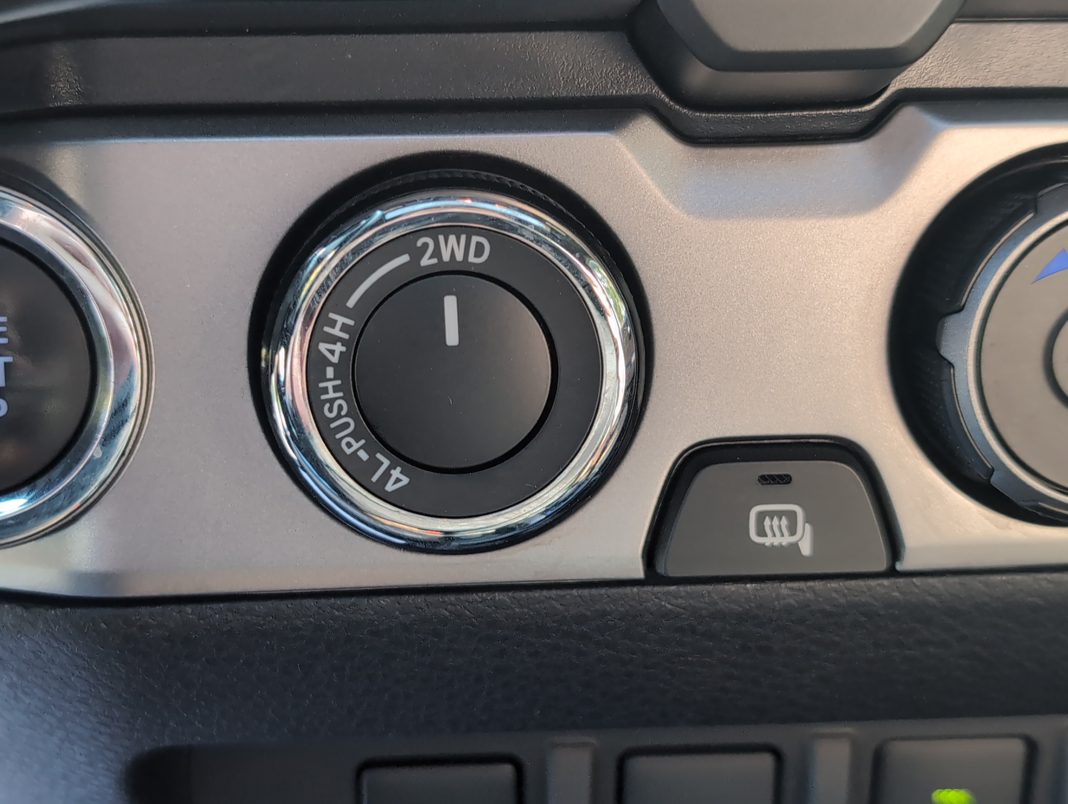 Used 2019 Toyota Tacoma Limited AWD/4WD image 37
