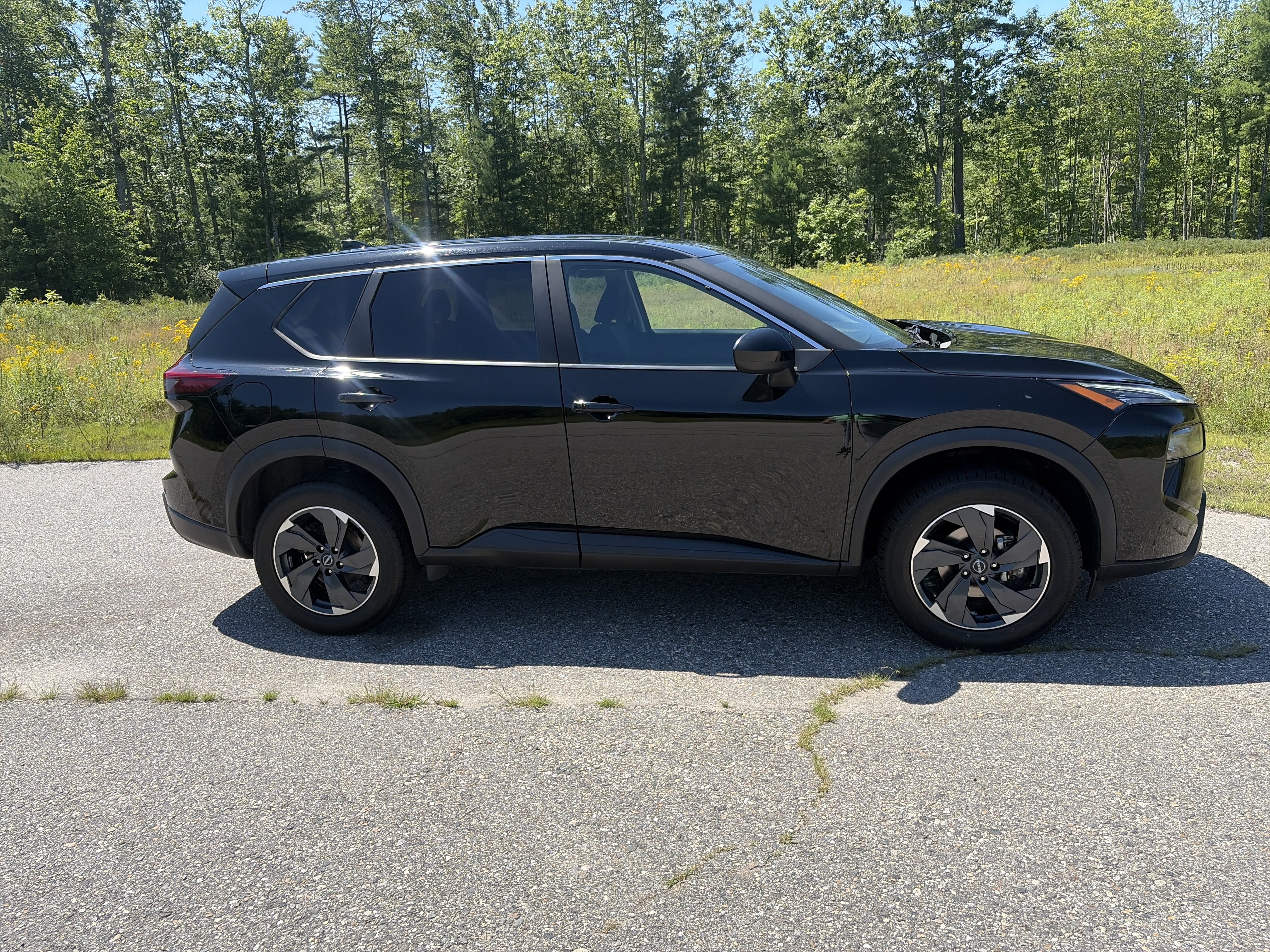 Certified 2024 Nissan Rogue SV AWD/4WD image 12