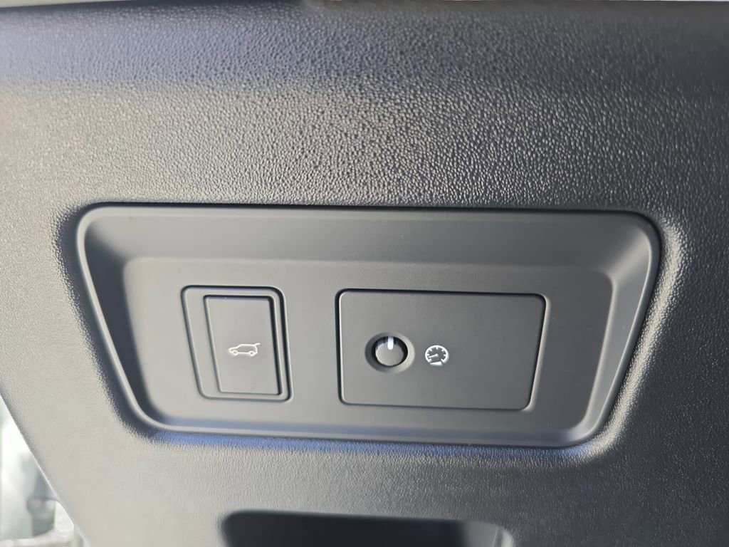 Certified 2023 Land Rover Discovery HSE R-Dynamic image 28