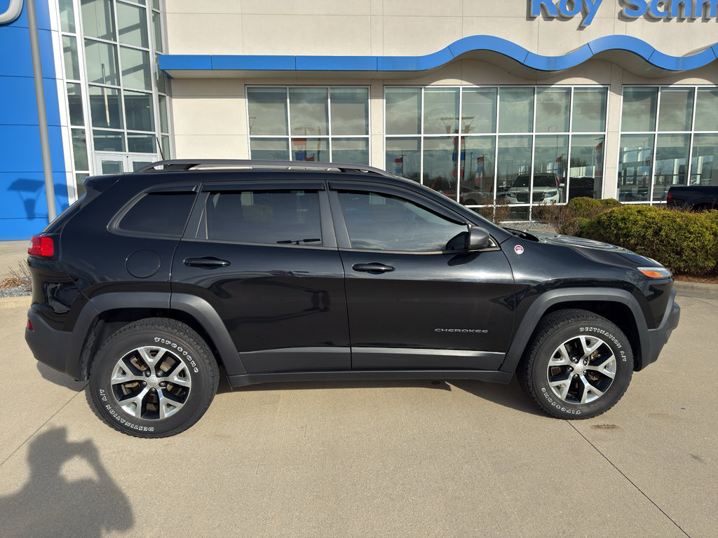 Used 2018 Jeep Cherokee Trailhawk w/ Comfort/Convenience Group image 3