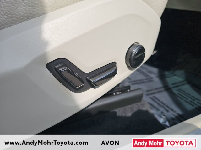 Used 2022 Volvo XC60 B5 Momentum w/ Climate Package AWD/4WD image 37
