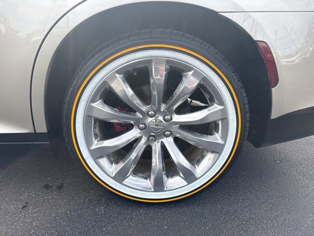 Used 2018 Chrysler 300 Limited RWD image 16