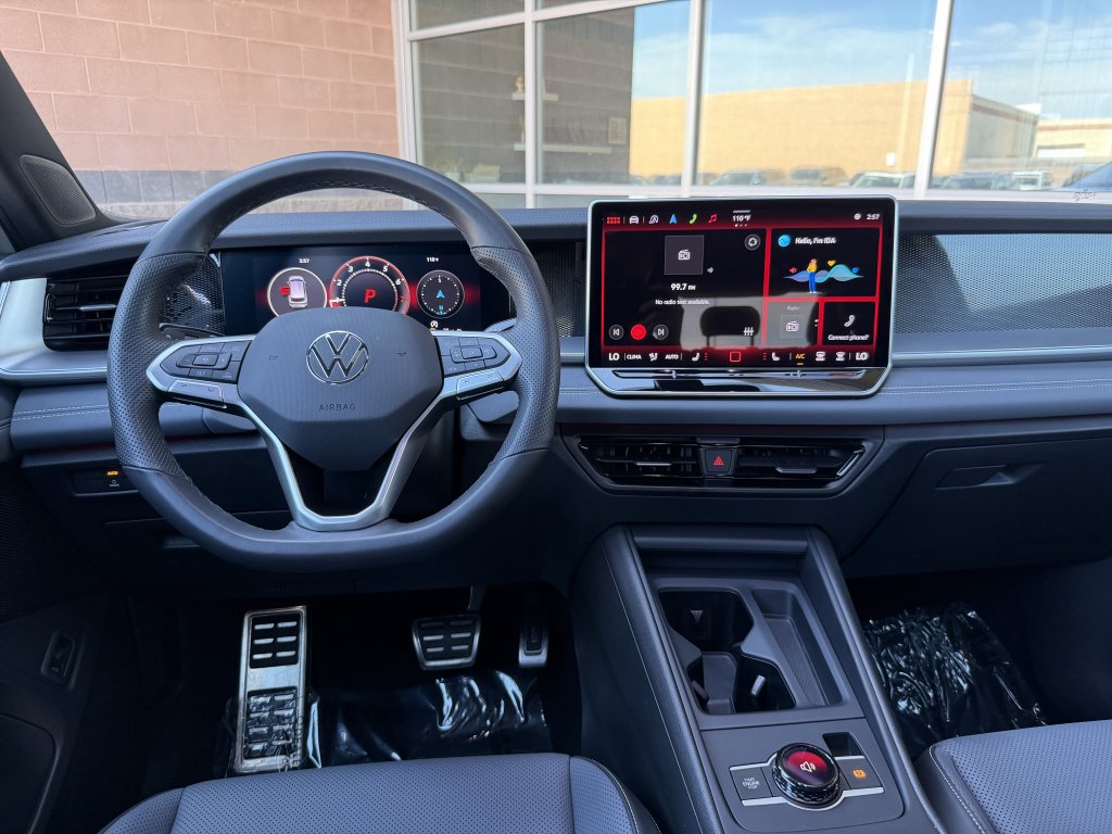 Used 2025 Volkswagen Tiguan SE R-Line AWD/4WD image 16