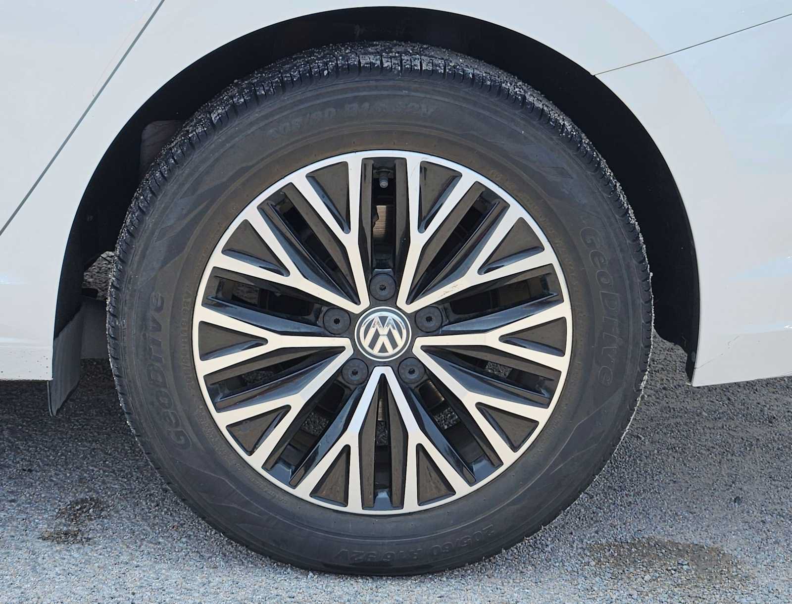 Used 2020 Volkswagen Jetta SE w/ SE Cold Weather Package FWD image 14