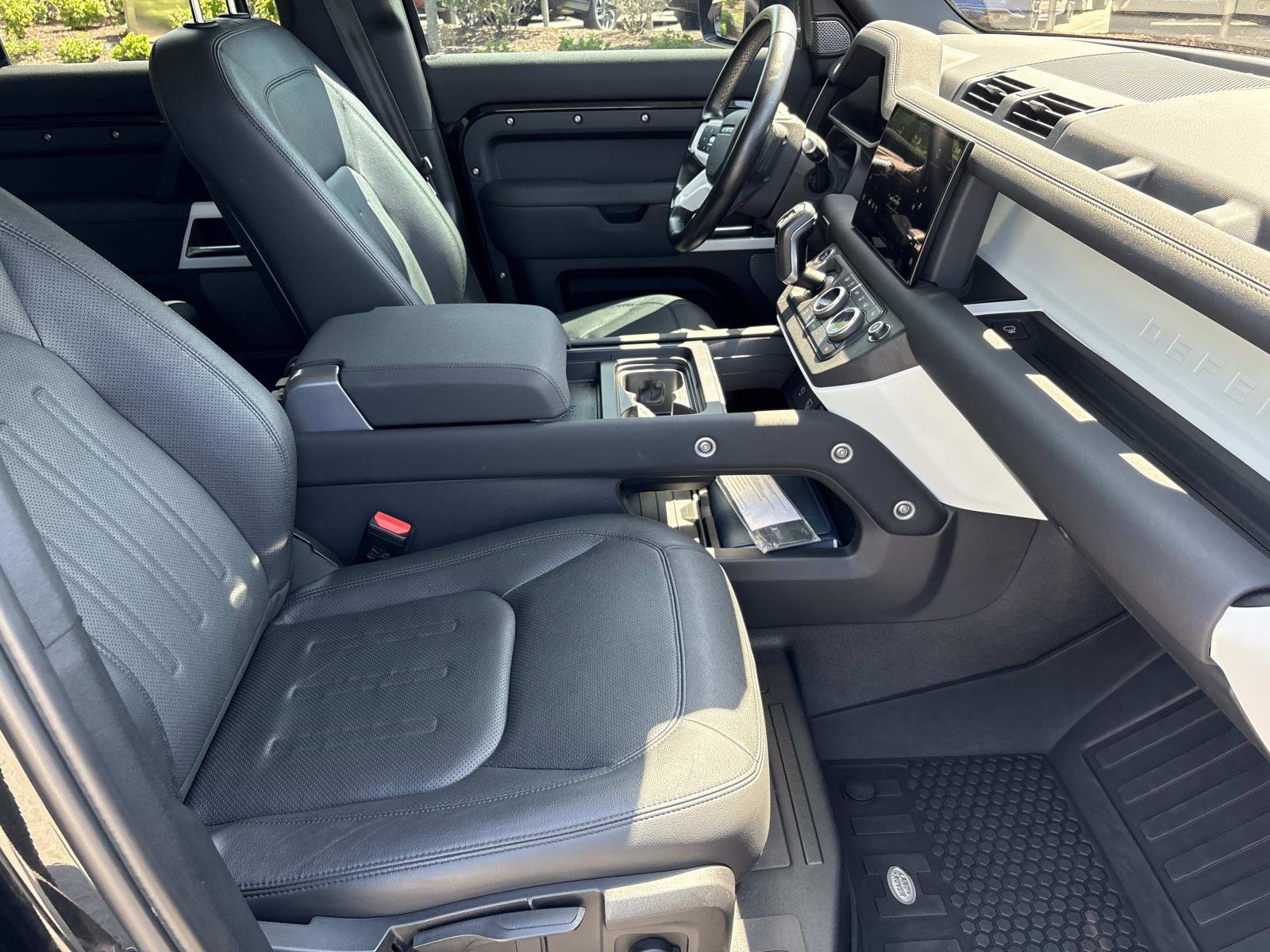 Used 2022 Land Rover Defender 110 S AWD/4WD image 32