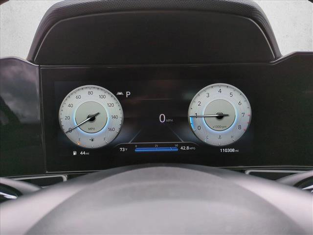 Used 2021 Hyundai Elantra Limited image 11