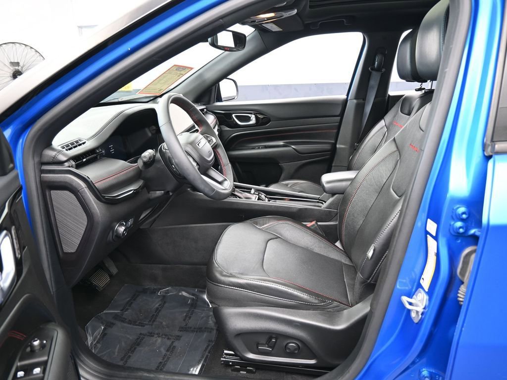 Used 2023 Jeep Compass Trailhawk w/ Trailhawk Elite Group image 12